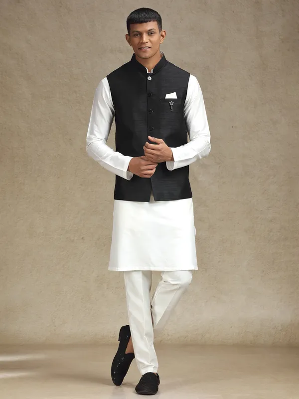 White and black waistcoat set for a stylish appearance
