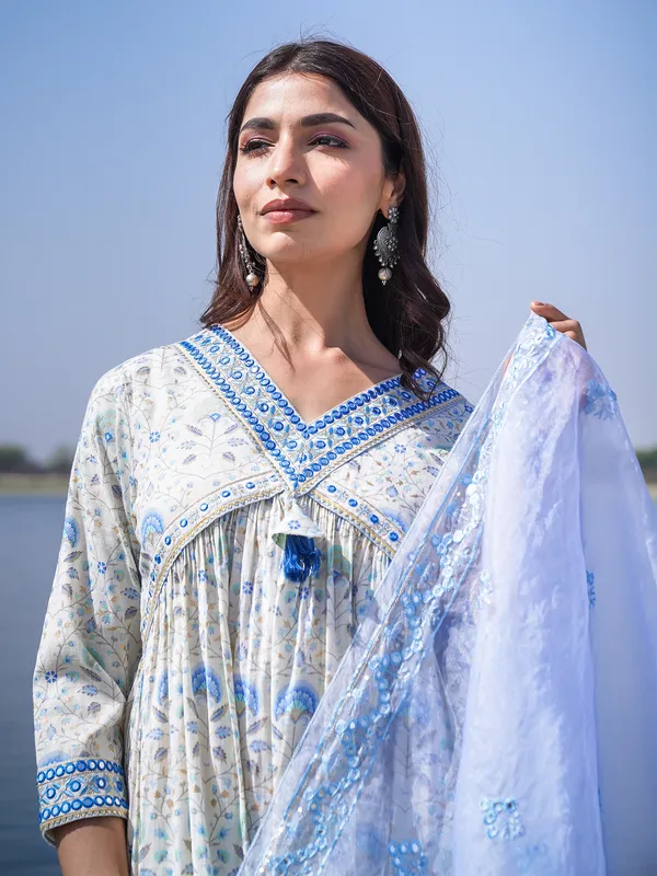 White and blue cotton printed palazzo set