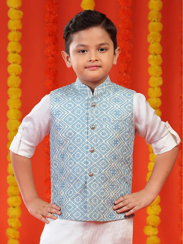 White and blue cotton waistcoat set