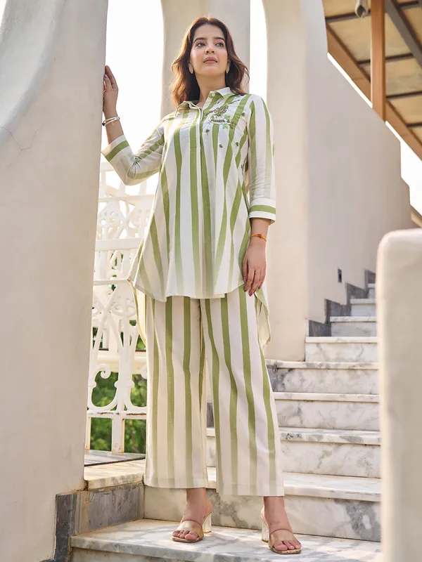 White and pista green casual wear kurti set