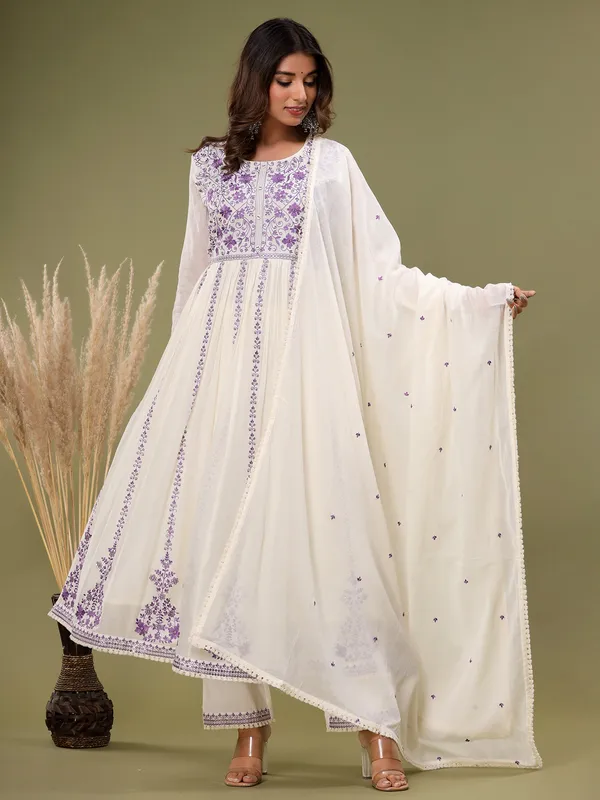 White cotton kurti set with embroidery