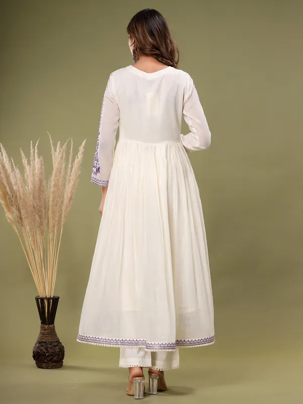 White cotton kurti set with embroidery