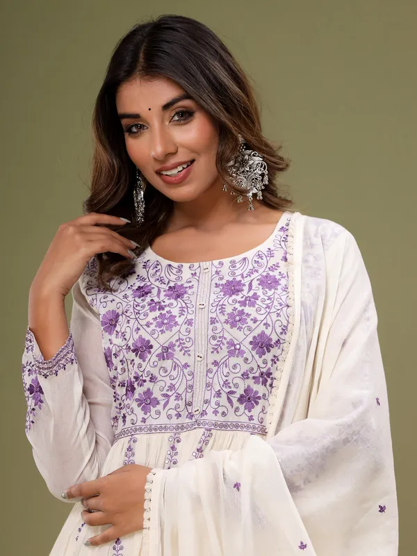 White cotton kurti set with embroidery