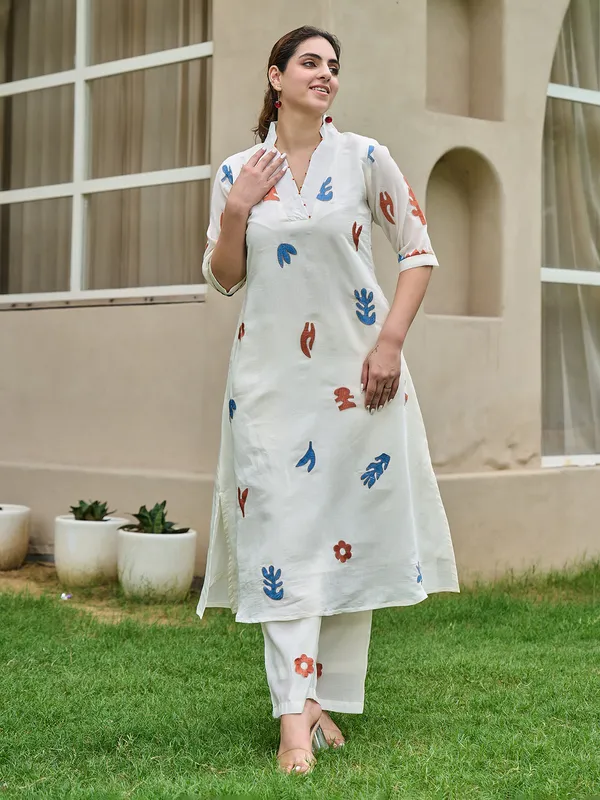 White cotton kurti set with thread work
