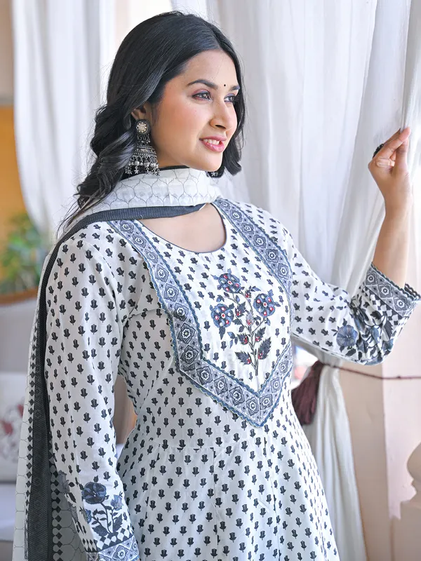 White cotton printed kurti set for women