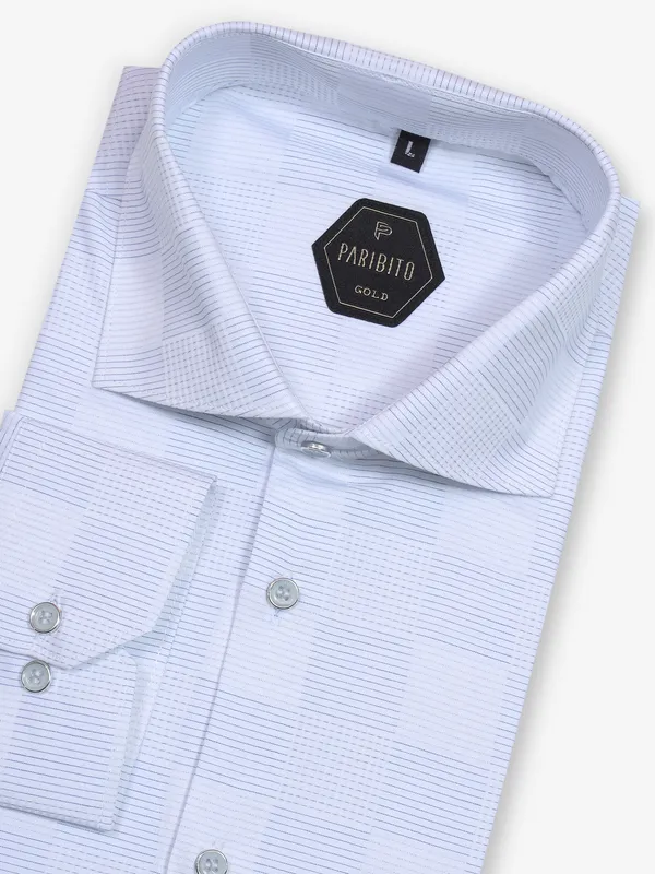 White cotton shirt with blue thread