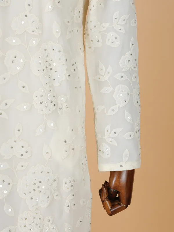 White cotton silk fesitve style kurta suit in embroidery