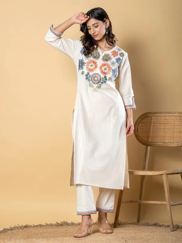 White cotton silk sweetheart neck kurti set