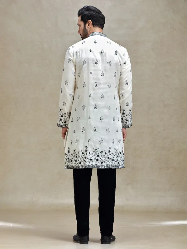 White embroideried kurta pajama set for charming look
