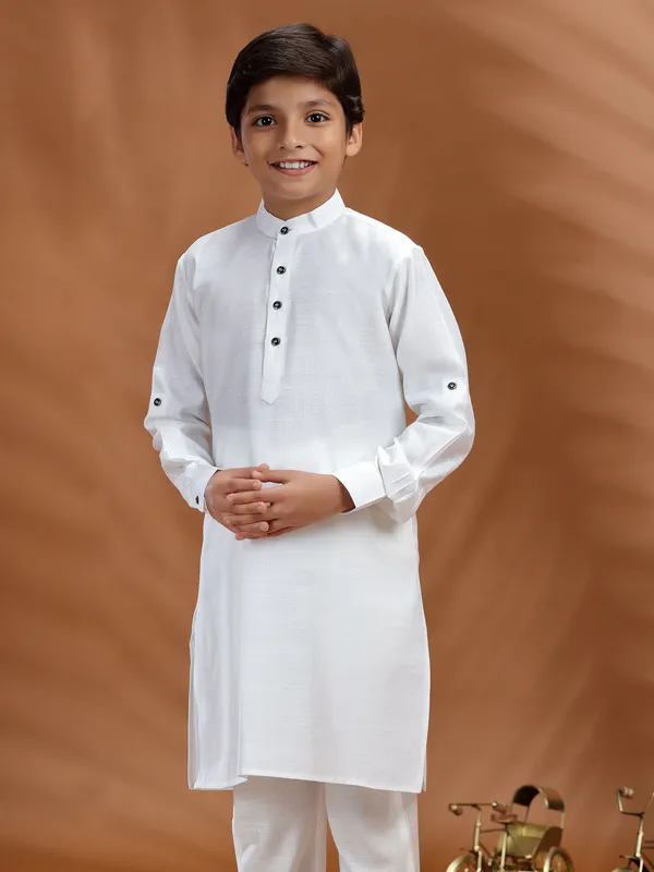 White festive cotton kurta for traditional vibe