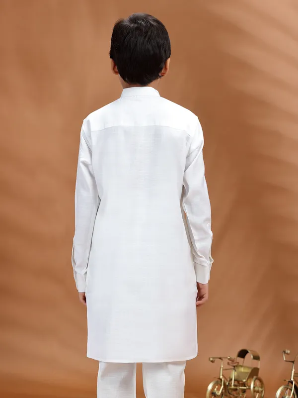 White festive cotton kurta for traditional vibe