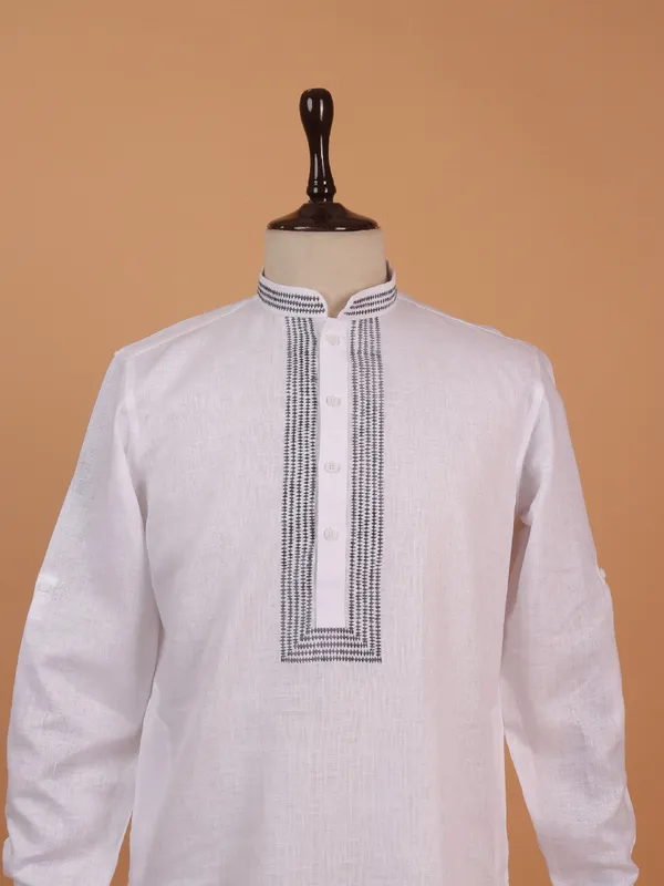 White kurta suit in cotton for men