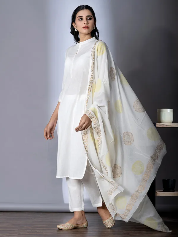 White kurti set for women in cotton for festive wear