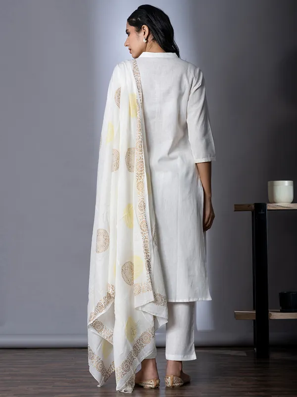 White kurti set for women in cotton for festive wear