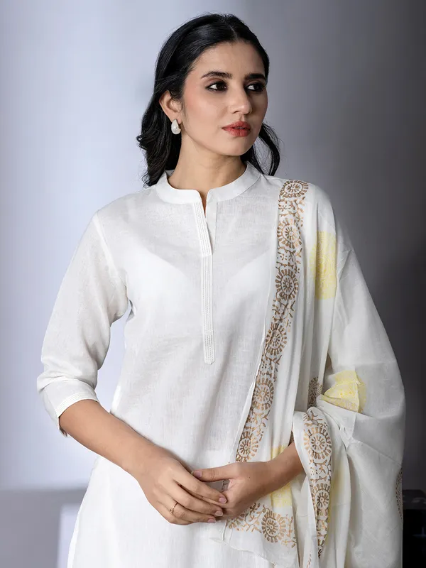 White kurti set for women in cotton for festive wear