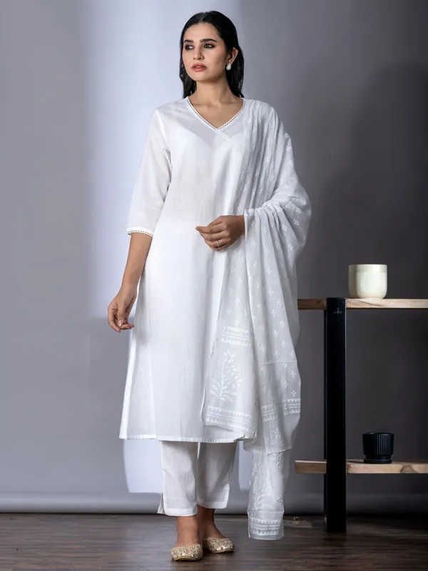 White kurti set for women in cotton with dupatta