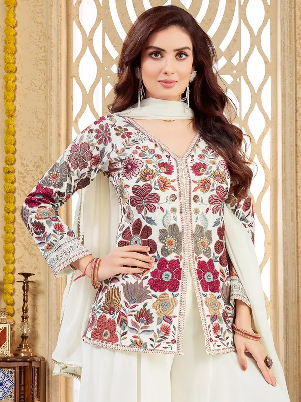 White palazzo suit in soft georgette