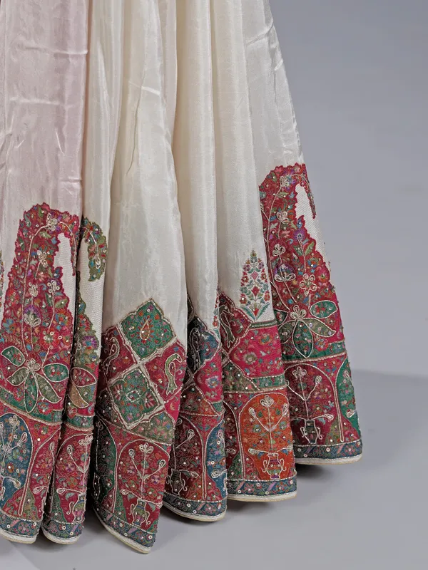 White pashmina silk saree with embellishments