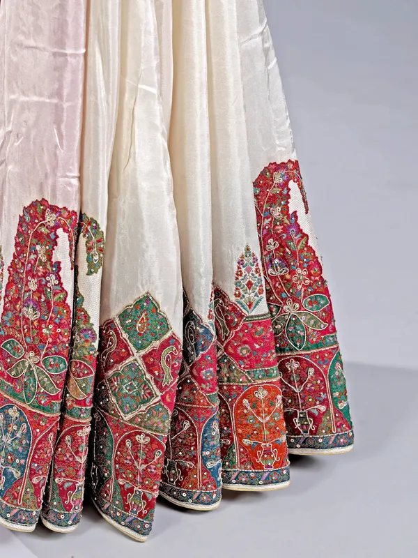 White pashmina silk saree with embellishments
