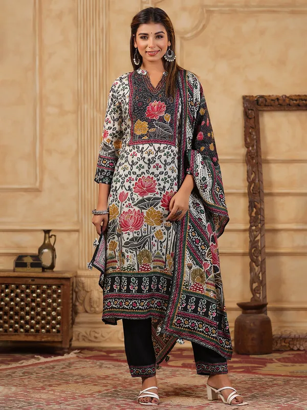 White printed kurti set with print