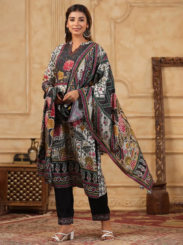 White printed kurti set with print