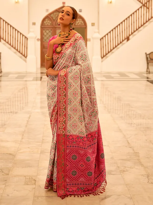 White printed saree with contrast border