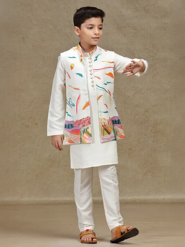 White silk waistcoat set with embroidery for boys