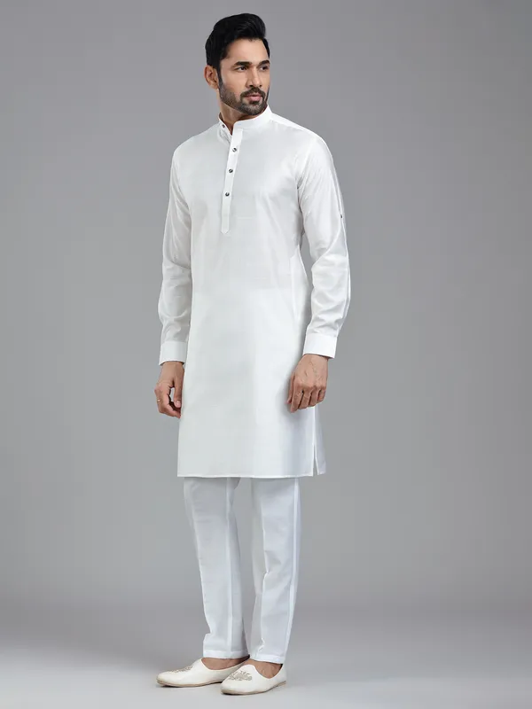 White simplistic kurta suit for festive wear