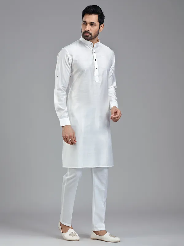 White simplistic kurta suit for festive wear