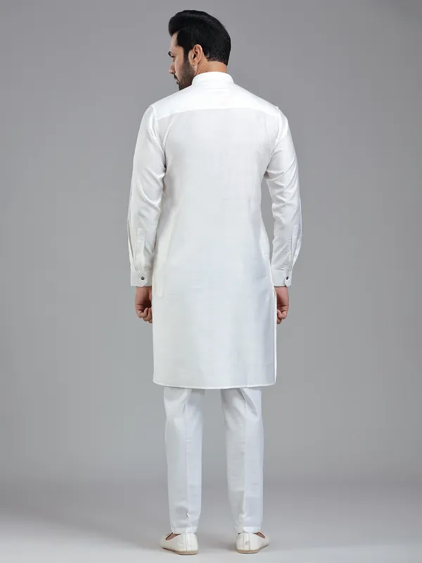 White simplistic kurta suit for festive wear