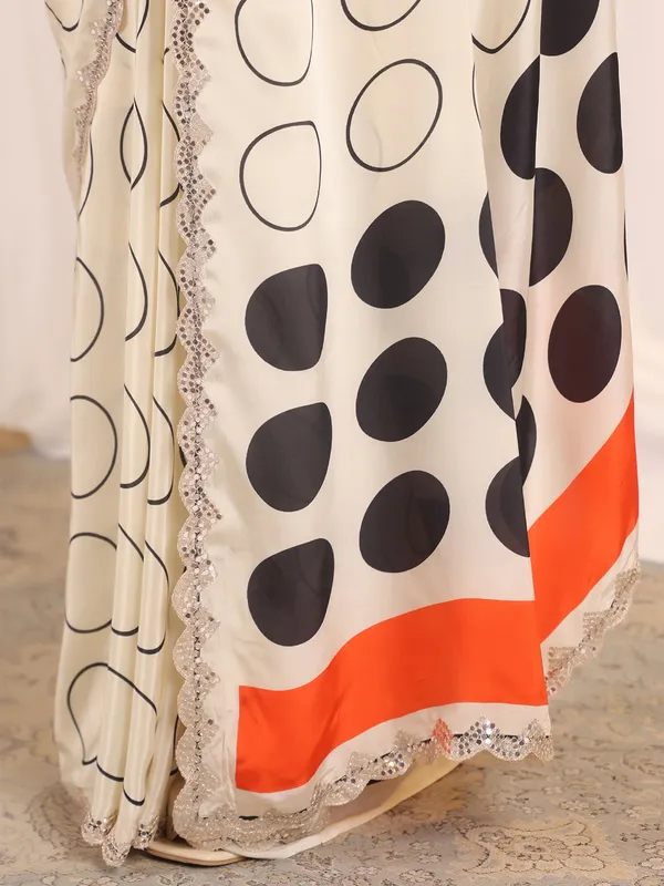 White stylish printed saree with unstitched blouse