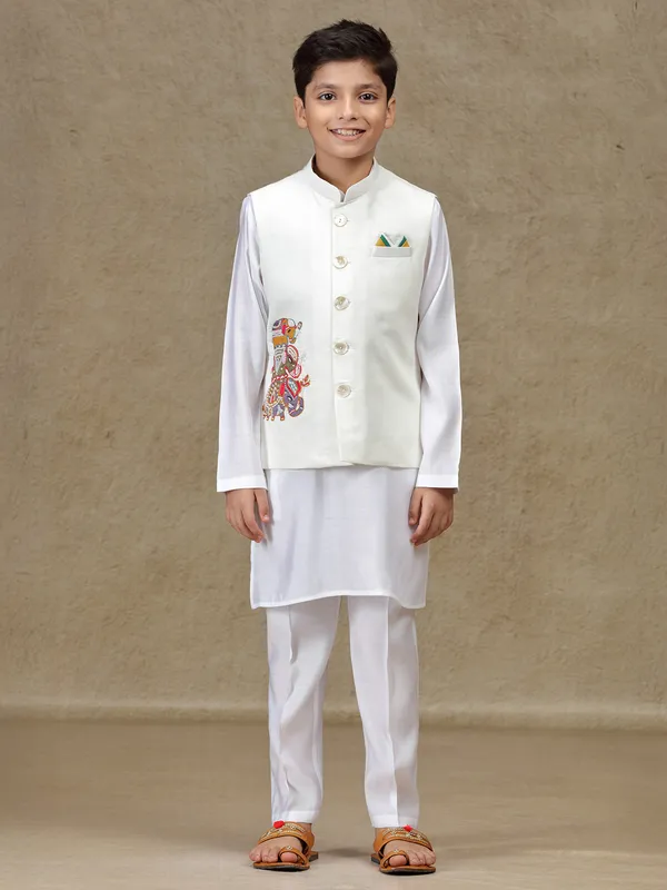 White waistcoat set in premium silk