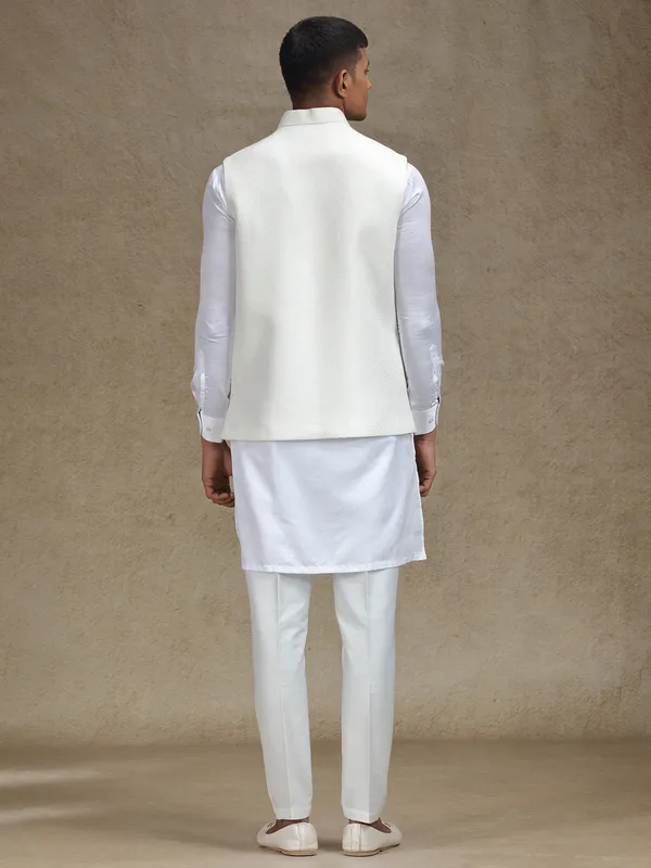 White waistcoat set with intricate work for mens wear