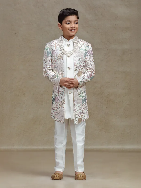 White wmbroidered silk indo western set