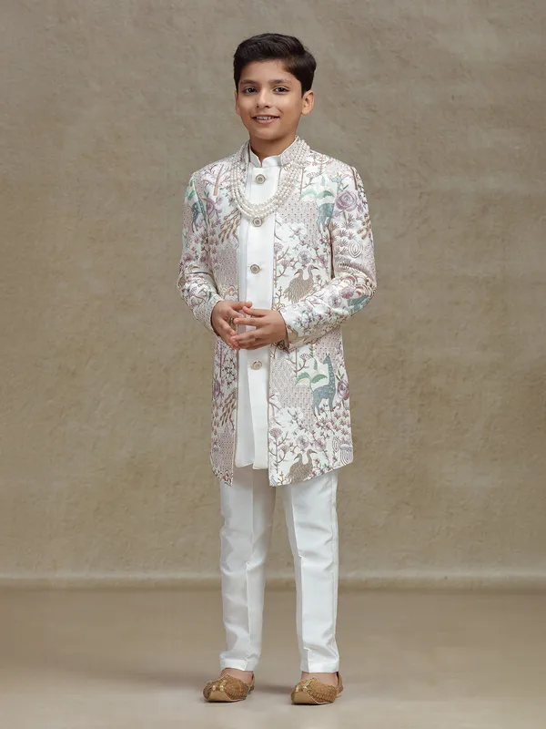 White wmbroidered silk indo western set