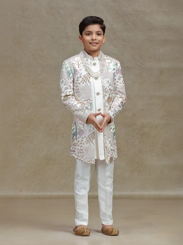 White wmbroidered silk indo western set