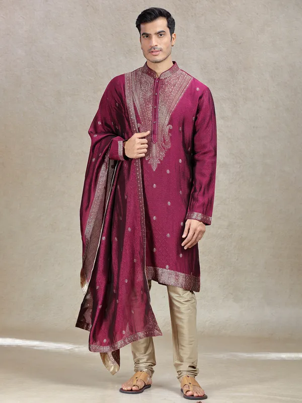 Wine hues kurta set for regal allure look