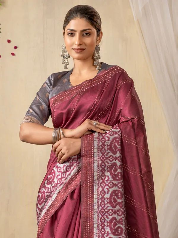 Wine shynthetics saree in printed
