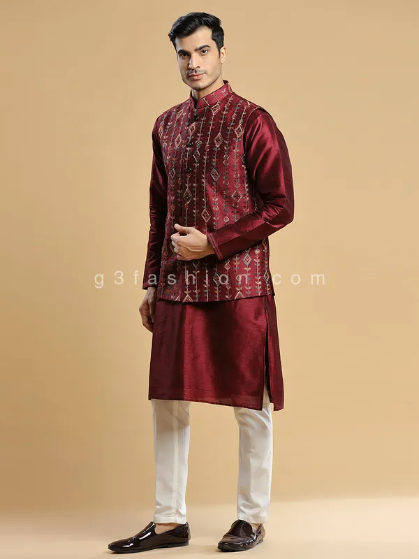 Silk wedding wear waistcoat set in maroon