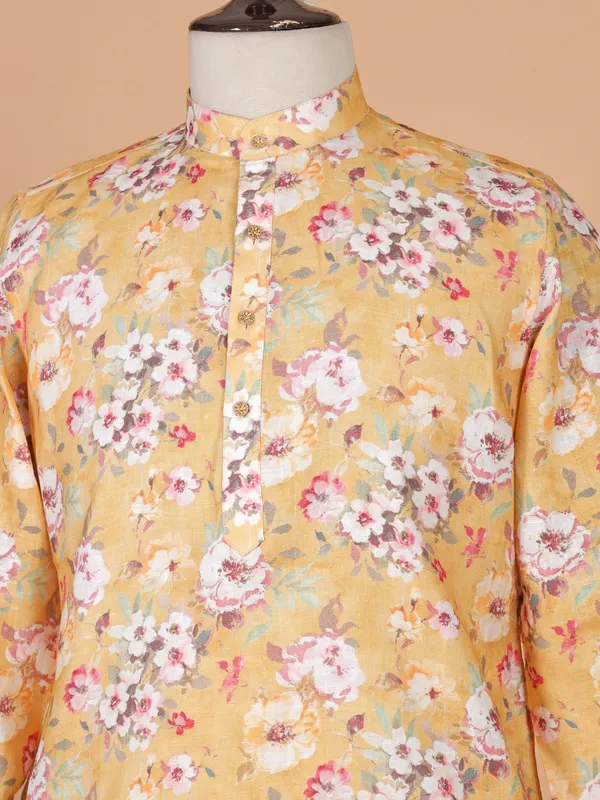 Yellow cotton kurta with floral print