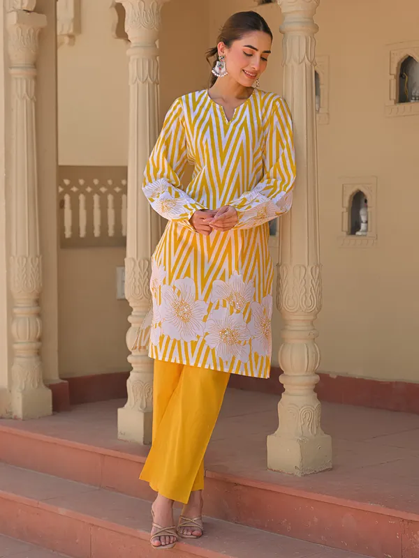 Yellow cotton printed kurti set for festival