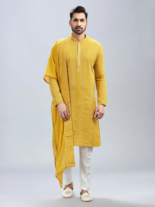 Yellow embroidery kurta set with dupatta for men