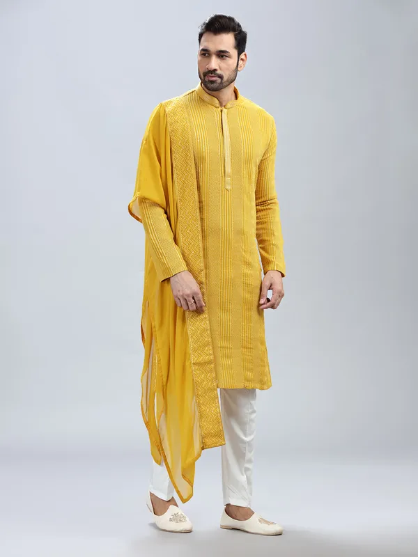 Yellow embroidery kurta set with dupatta for men