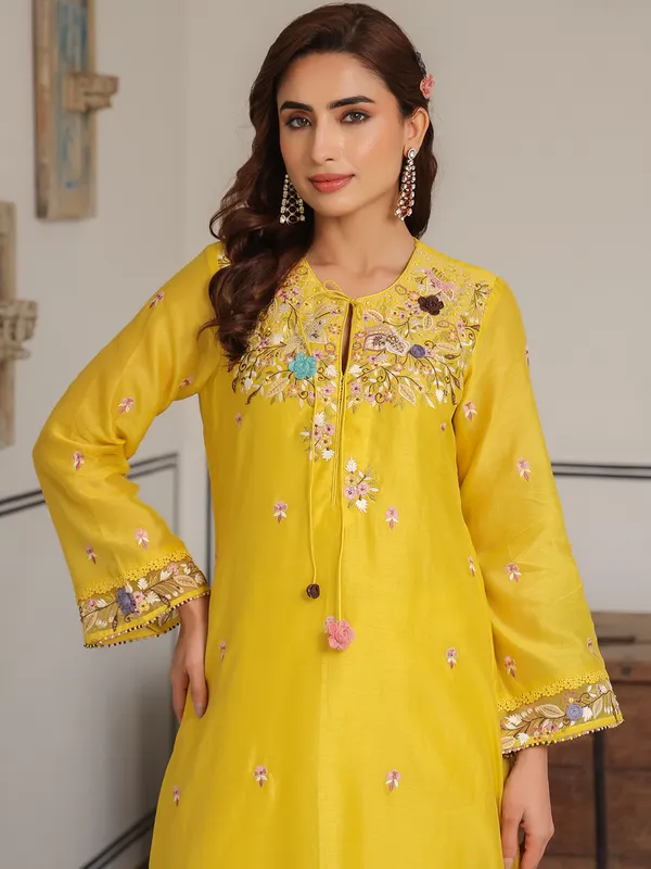 Yellow pakistani kurti set in chanderi silk