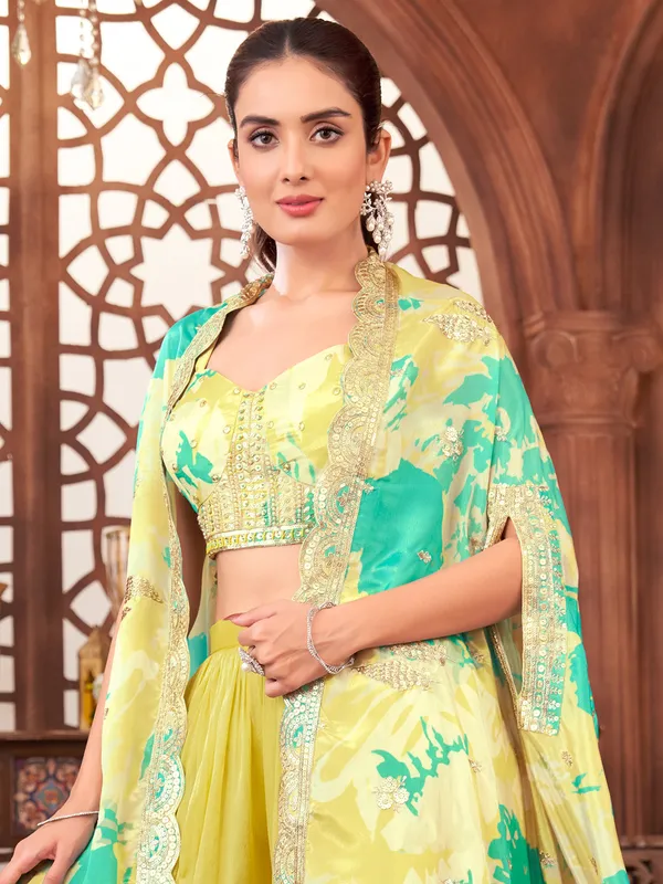Yellow palazzo suit in printed silk