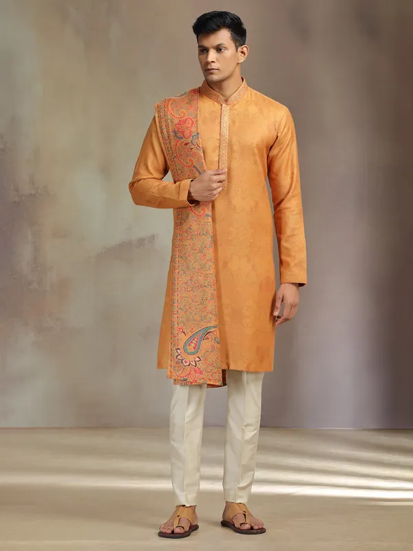 Yellow printed pashmina silk kurta pajama with dupatta