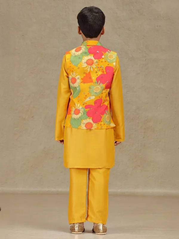 Yellow printed silk waistcoat set with sequins work