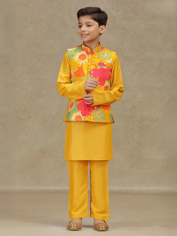 Yellow printed silk waistcoat set with sequins work