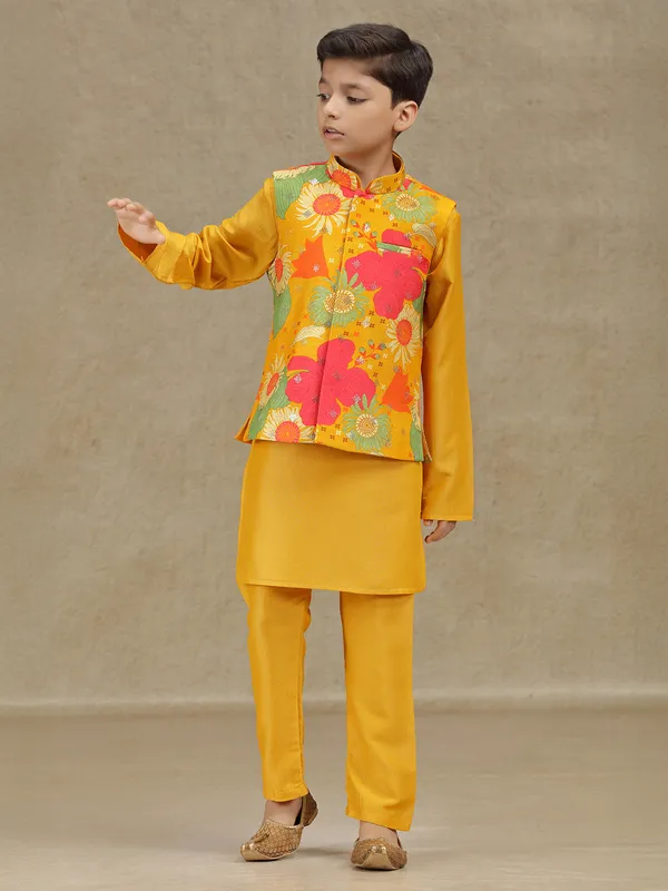 Yellow printed silk waistcoat set with sequins work