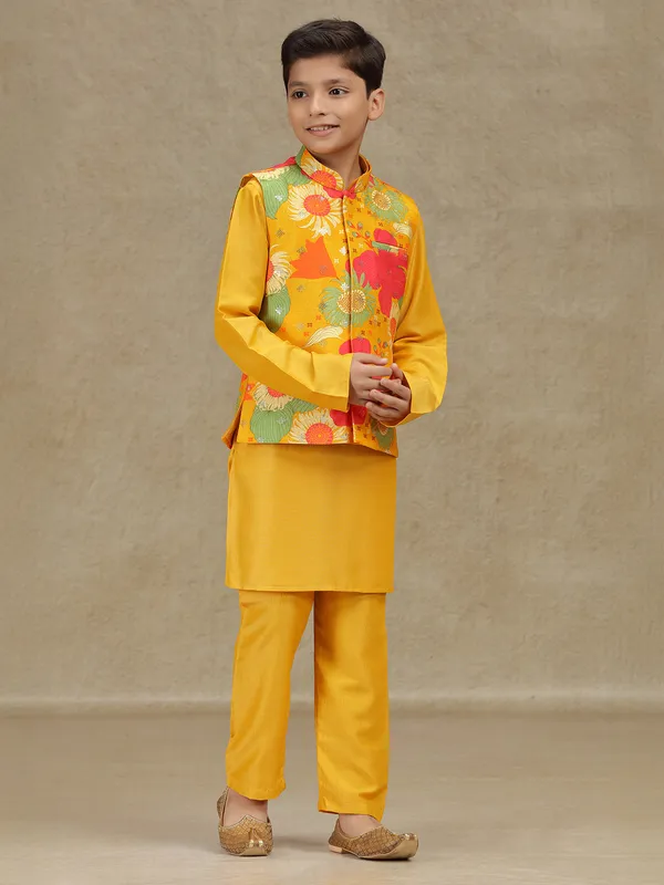 Yellow printed silk waistcoat set with sequins work
